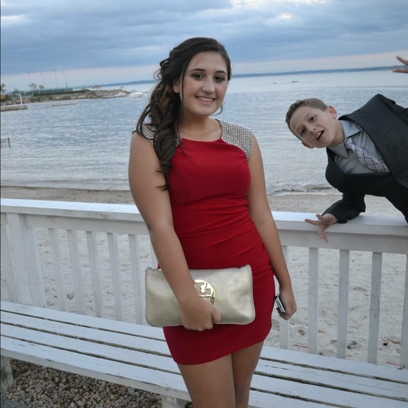 Red dress - Picture 2 of 3